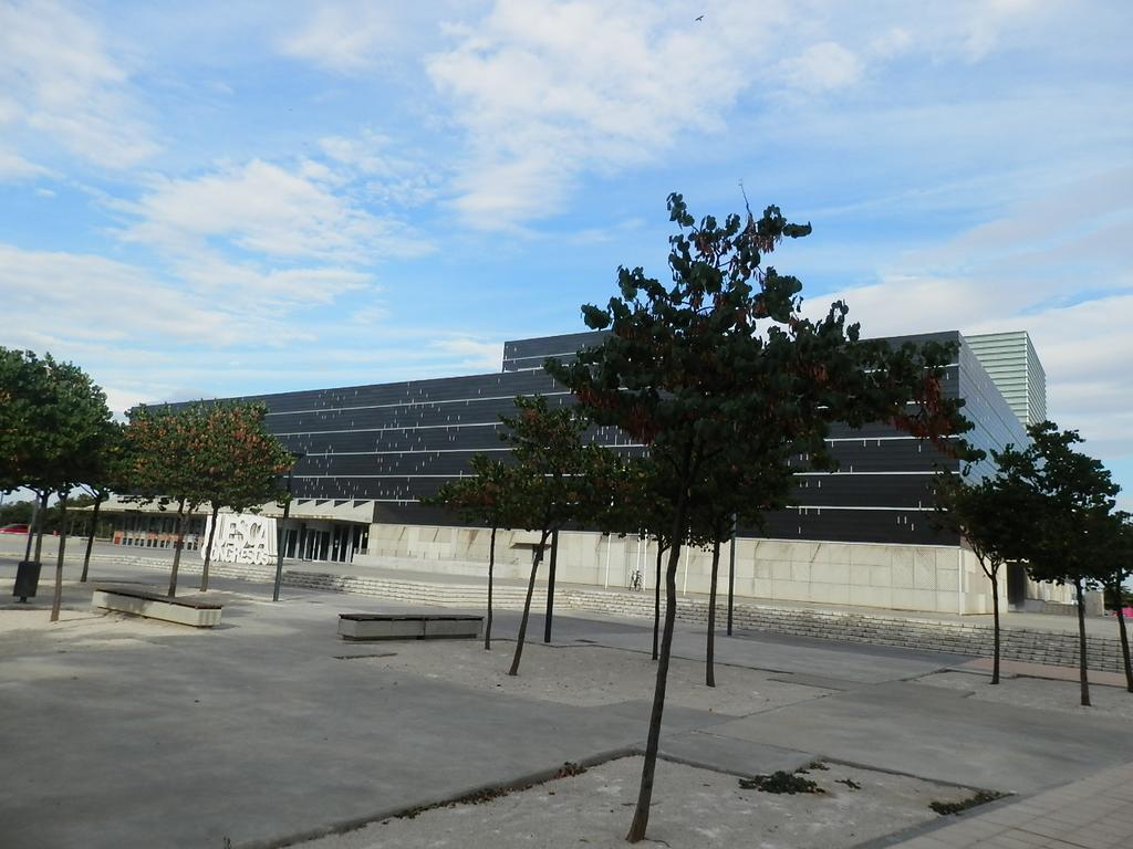 Acogedor Apartamento En Huesca Exterior photo